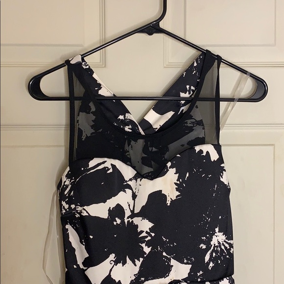 Dress - Picture 4 of 4